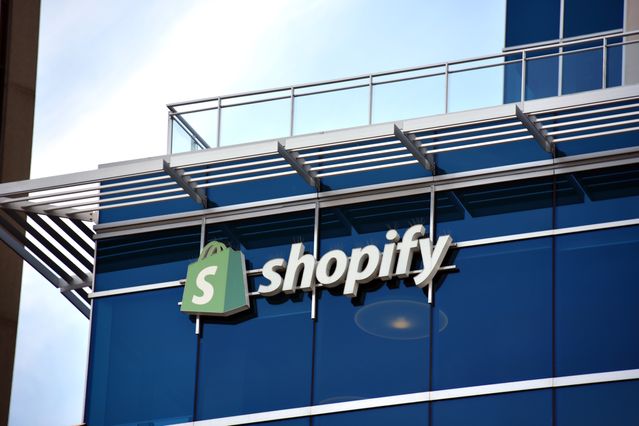 Early job layoffs at Shopify drive up profits and stock price